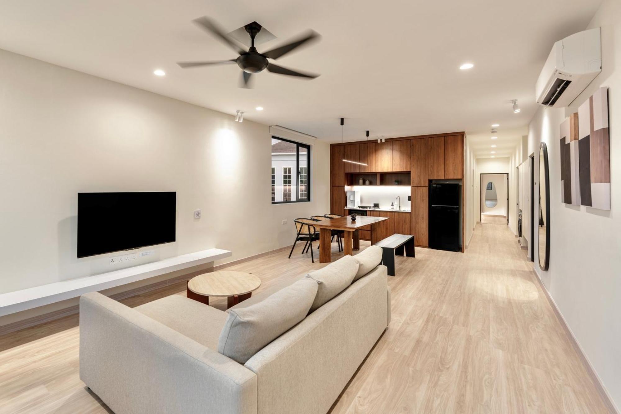 Codrington House - Boutique Apartments Джорджтаун Экстерьер фото